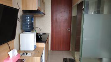 Family Suite | Desk, WiFi (free), bed sheets