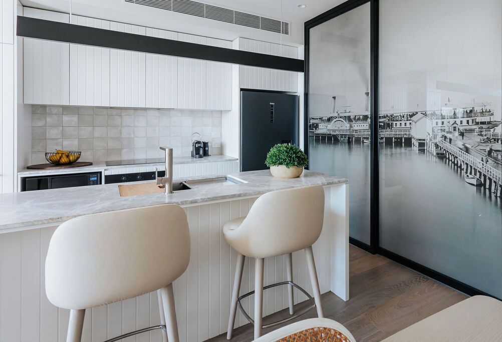 Fridge, dishwasher, cookware/dishes/utensils