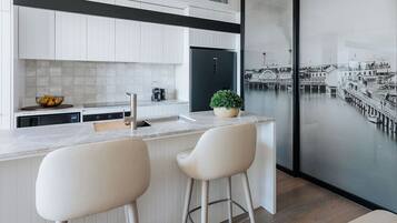 Fridge, dishwasher, cookware/dishes/utensils