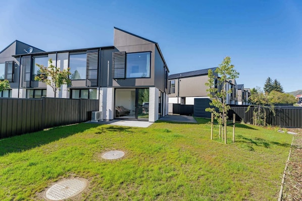 Exterior - Best Day Ever (Wanaka)