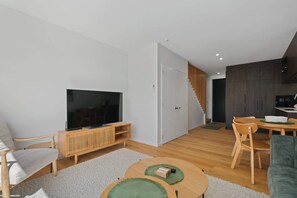 TV, offices - Rowley Delight (Wanaka)