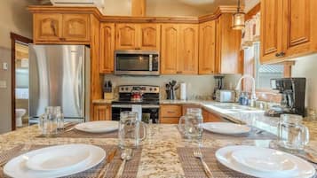 Refrigerador, microondas, parrilla de estufa y lavavajillas