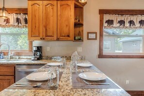 Fridge, microwave, stovetop, dishwasher