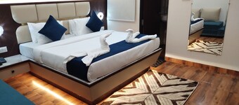 Hotel Pravasa Stay, Dewas Naka