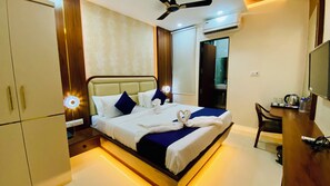 Deluxe Room - Hotel Pravasa Stay, Dewas Naka (Indore)