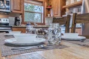 Fridge, microwave, oven, stovetop - Montana Cabin Summary (West Yellowstone)