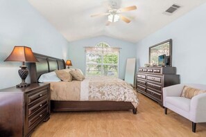 4 bedrooms, iron/ironing board, WiFi, bed sheets - Casa Grace, villa near Disney

 (Davenport)