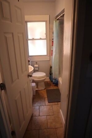 Asciugacapelli, asciugamani, sapone, carta igienica