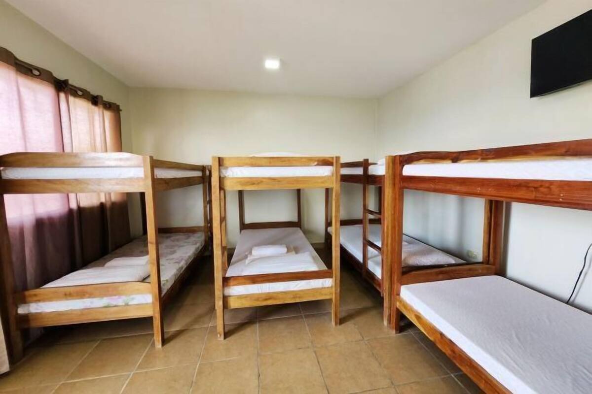 Desk, bed sheets