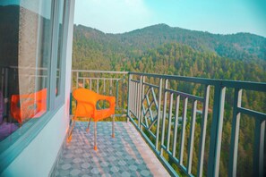 Balcony view - Serene Outback (Theog)