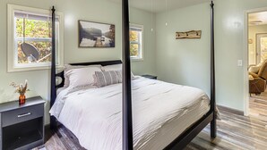 2 Schlafzimmer, Schreibtisch, Internetzugang, Bettwäsche
