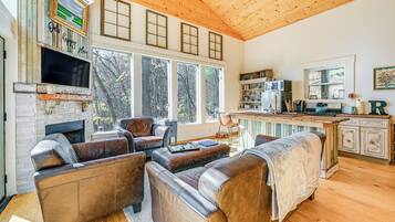 TV, fireplace, DVD player