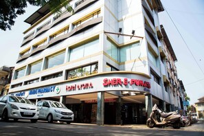 Front of property - Hotel Aroma Executive (Panaji)