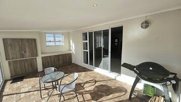 House, 4 Bedrooms, Patio, Mountain View | Terrace/patio