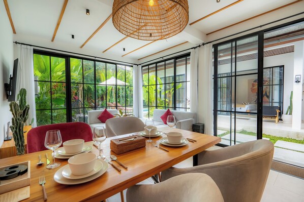 Villa | Esszimmer