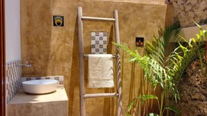 Shower - Frangipani Suite - Deluxe Triple Seaview with AC (Jambiani)