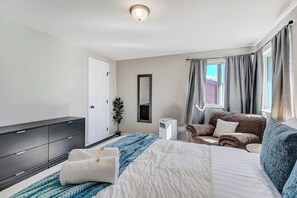 3 bedrooms, iron/ironing board, travel cot, WiFi - Cloud View! Panoramic Mountain Views & Fire Pit (Colorado Springs)