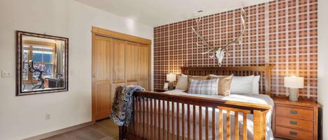 5 chambres, fer et planche à repasser, lit parapluie, Wi-Fi