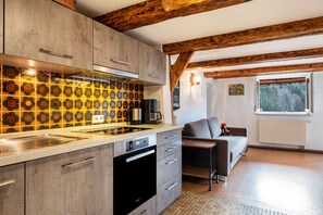 Kühlschrank, Ofen, Herdplatte, Geschirrspüler