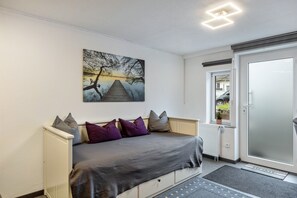1 habitación, escritorio, wifi gratis y ropa de cama 