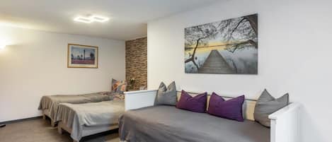 1 chambre, bureau, accĂšs au Wi-Fi (inclus), literie fournie