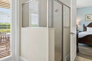 9 bedrooms, iron/ironing board, WiFi, bed sheets