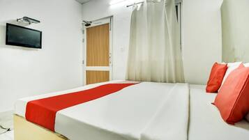 Superior Room, Balcony, City View | 1 bedroom, bed sheets