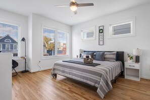 3 bedrooms, iron/ironing board, travel crib, free WiFi - Luxe Penthouse 'n Old Town Manchester with Views! (Richmond)