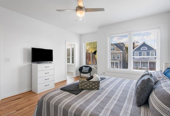 3 makuuhuonetta, silitysrauta/-lauta, vauvan matkasänky, ilmainen Wi-Fi