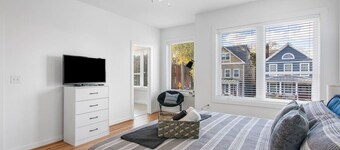 Luxe Penthouse 'n Old Town Manchester with Views!