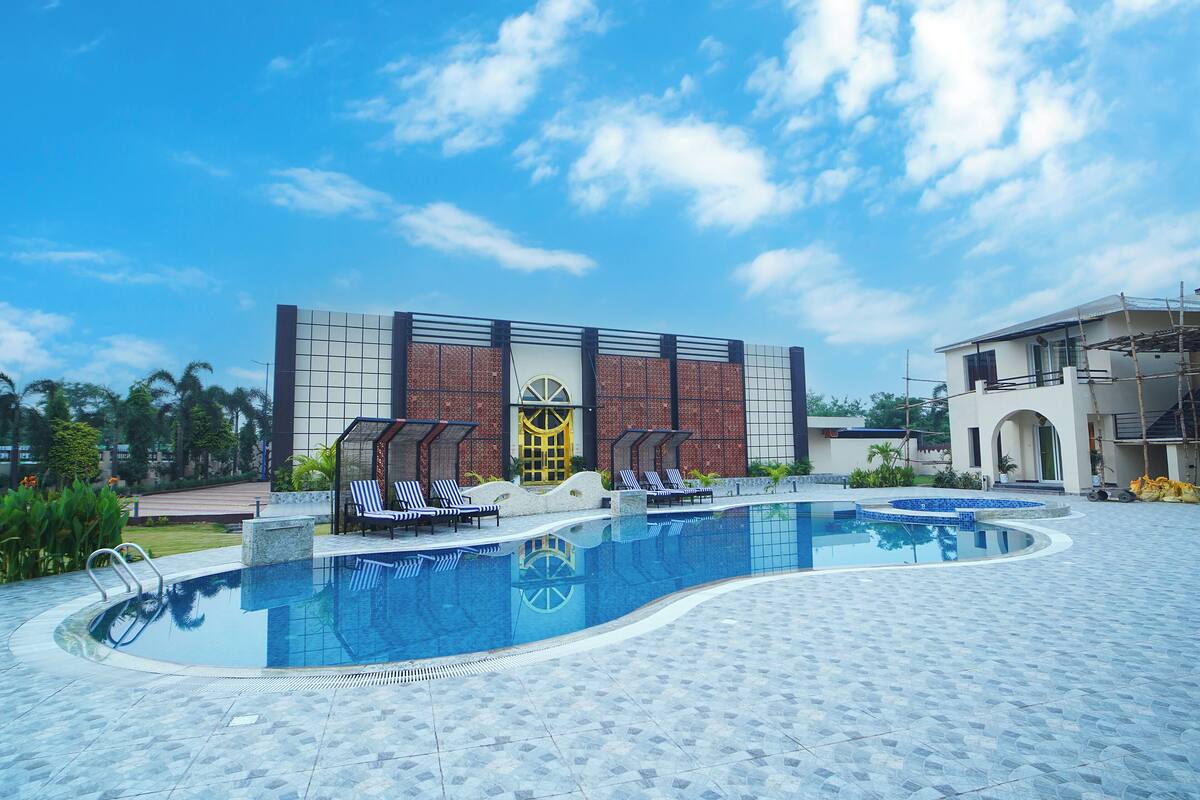 Villa Luxury Room | Desk, laptop workspace, blackout drapes, WiFi (free)