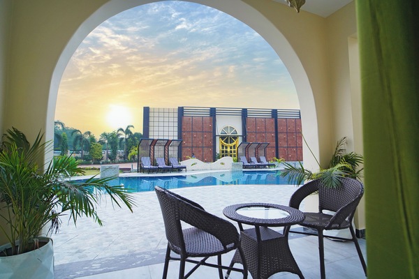 Villa Luxury Room | Desk, laptop workspace, blackout drapes, WiFi (free)