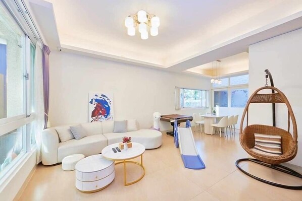 Reception - Ocean Mambo Homestay (Hualien City)