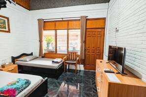 Standard Twin Room - Tempo Doeloe Homestay (Kuta)