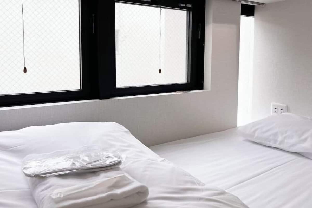Coffres-forts dans les chambres, Wi-Fi gratuit, draps fournis