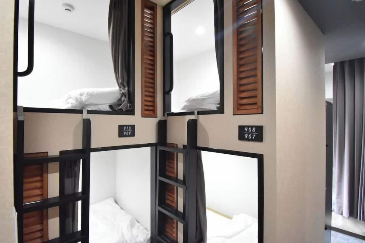 In-room safe, free WiFi, bed sheets