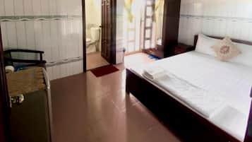Double Room | Desk, soundproofing, free WiFi, bed sheets