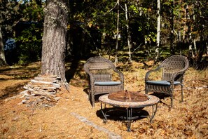 Property grounds - Lakeside Retreat in Boothbay, Maine with Private Dock & Scenic Views (Boothbay)