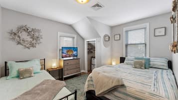 2 bedrooms, iron/ironing board, free WiFi