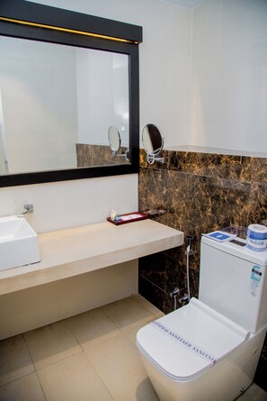 Bathroom - Lavendish Beach Resort (Unawatuna)
