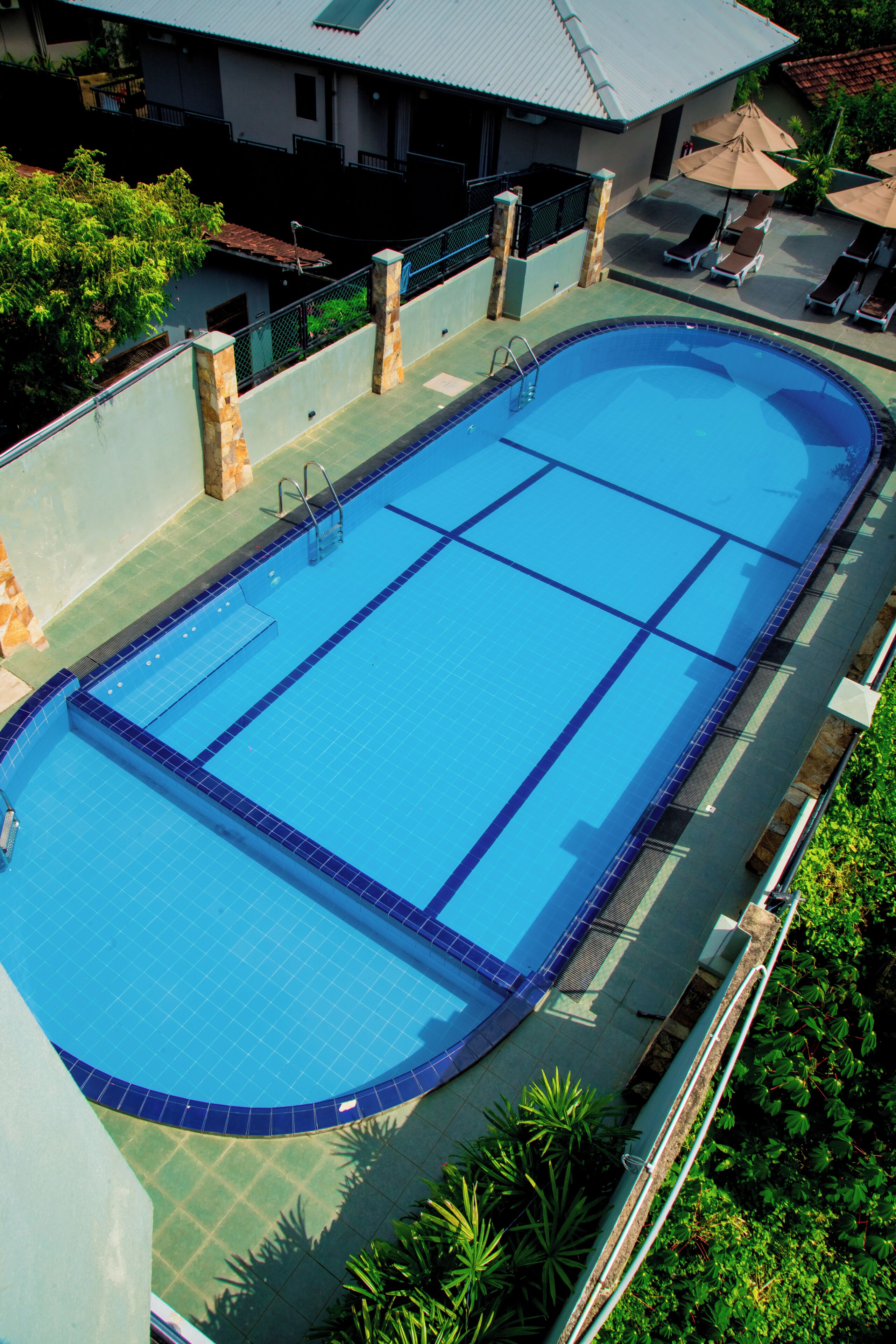 Hồ bơi ngoài trời 