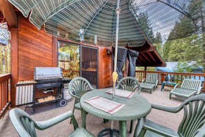 Outdoor dining - Northstar Hideaway by AvantStay | 5mins to Skiing! (Truckee)