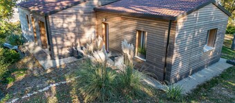 Wonderful private villa with A/C, hot tub, WIFI, private pool, patio and parking, close to Padua