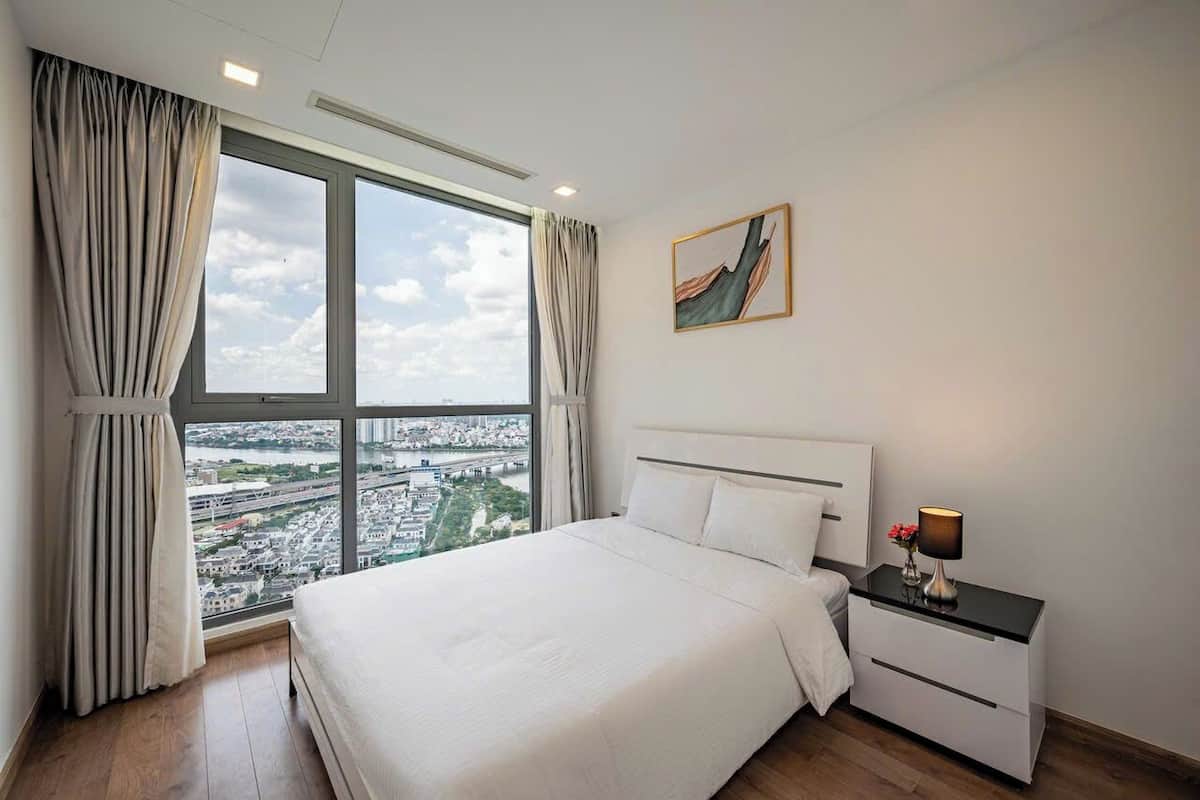 Panoramic Apartment, 1 Bedroom, Balcony, City View | 3 bilik tidur, peralatan tempat tidur premium, busa memori