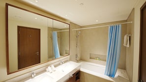 Shower, hair dryer, bidet, towels