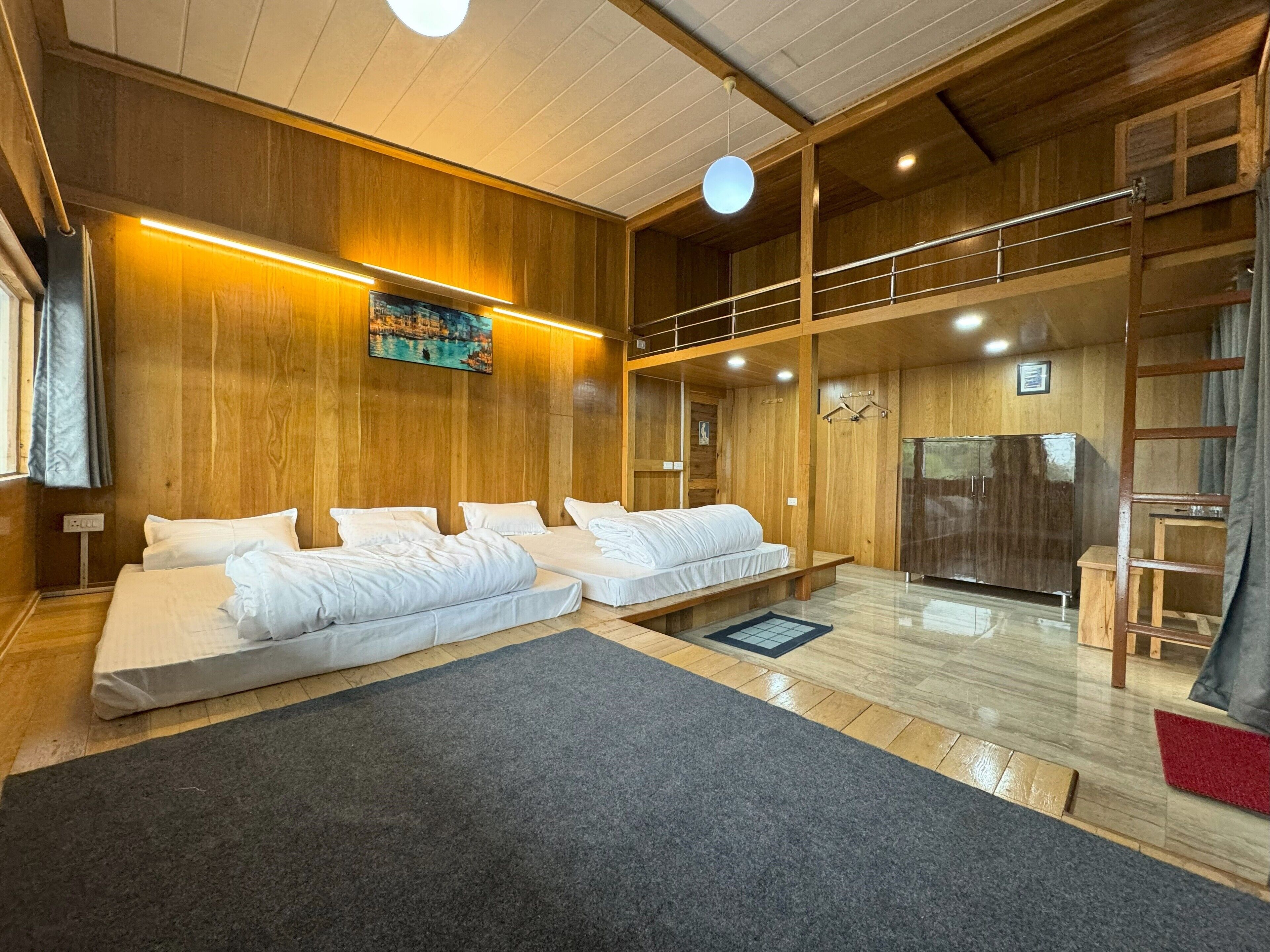 Family Studio Suite, Mountain View | Desk, laptop workspace, soundproofing, free WiFi