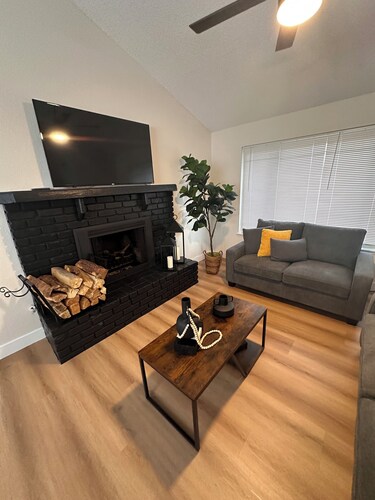 “Spacious 4-Beds, 2-Baths House with Pool - Perfect for Family Getaways