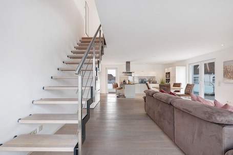 Interior. Apartment 'Palstek - Steinhude' with Lake View, Private Terrace and Wi-Fi