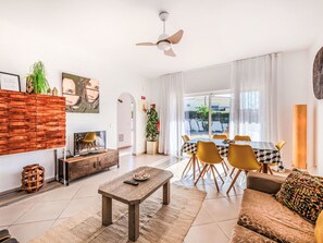 TV - Antonica by Interhome (Albufeira)