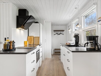 "Jannike" - 150m from the sea by Interhome